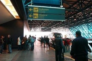 Aeroporto Salgado Filho est&aacute; fechado para pousos 