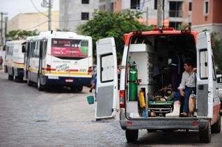 Acidente com &ocirc;nibus deixa cinco pessoas feridas na Capital