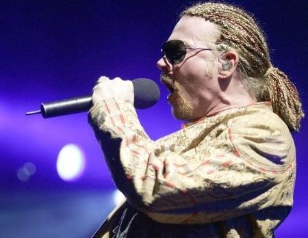 Guns far&aacute; 14 shows no Canad&aacute; em 2010