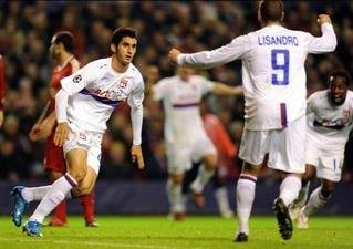 Lyon e Sevilla mant&ecirc;m os 100% de aproveitamento na Liga dos Campe&otilde;es
