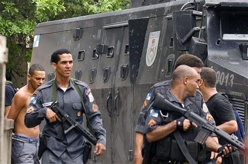 Pol&iacute;cia aponta suspeito de derrubar helic&oacute;ptero da PM, no Rio
