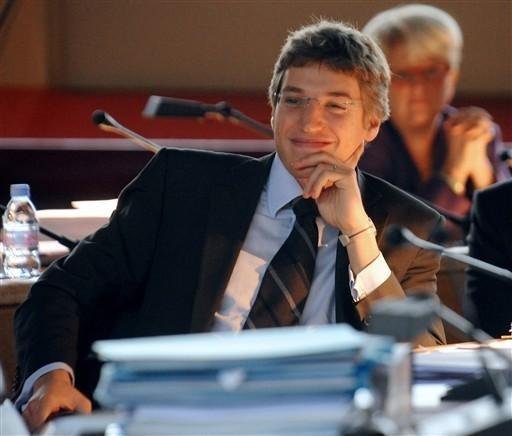 Filho de Sarkozy desiste de candidatura a cargo p&uacute;blico