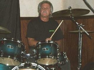Pete Best faz participa&ccedil;&atilde;o em show dos The Beats em S&atilde;o Paulo 