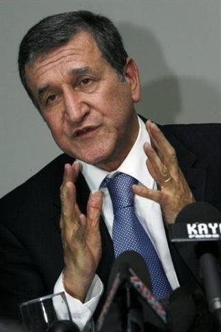 Carlos Alberto Parreira &eacute; o novo t&eacute;cnico da &Aacute;frica do Sul
