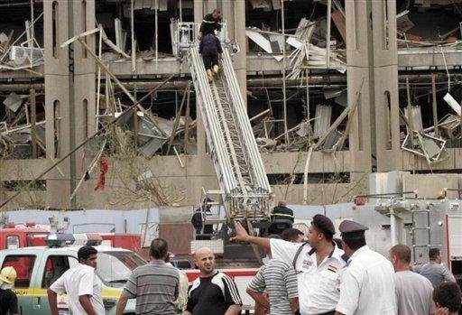 Atentados em Bagd&aacute; deixam 99 mortos e 700 feridos