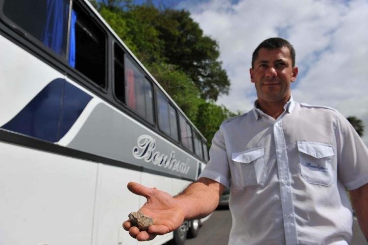 Motorista n&atilde;o vai registrar ocorr&ecirc;ncia sobre o tiro no &ocirc;nibus