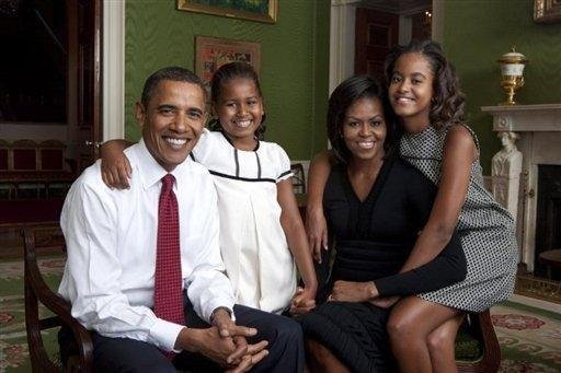 Casa Branca divulga foto oficial de fam&iacute;lia de Obama