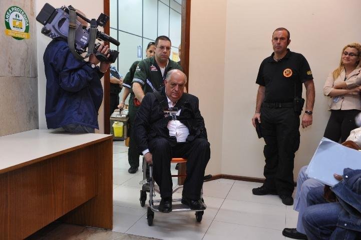Ex-secret&aacute;rio de Canoas passa mal antes de depor sobre fraude na merenda