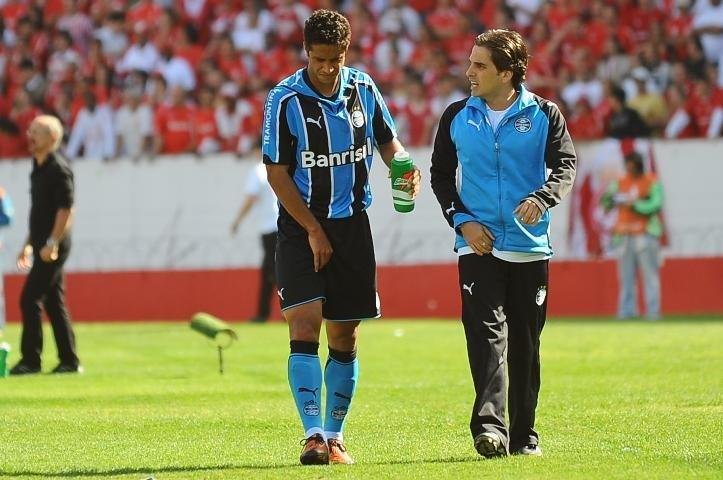 L&eacute;o desfalca o Gr&ecirc;mio por pelo menos tr&ecirc;s semanas