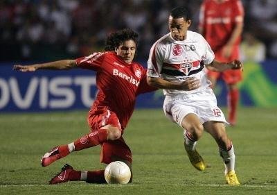Alan Kardec pode estrear num jogo cheio de lembran&ccedil;as para os colorados 
