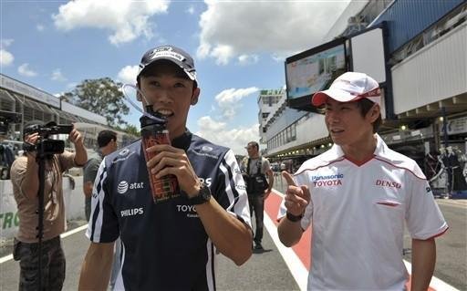 Toyota mant&eacute;m Kamui Kobayashi (E) para GP de Abu Dabi