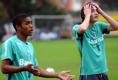 Jogadores da base Gr&ecirc;mio ter&atilde;o mais oportunidades em 2010