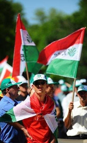 Produtores rurais fizeram manifesta&ccedil;&atilde;o hoje e partiram do Parque Harmonia