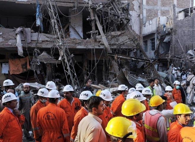 Chega a 105 n&uacute;mero de mortos em ataque no Paquist&atilde;o
