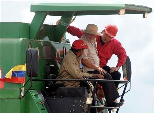 Lula e Ch&aacute;vez visitam planta&ccedil;&otilde;es de soja na Venezuela