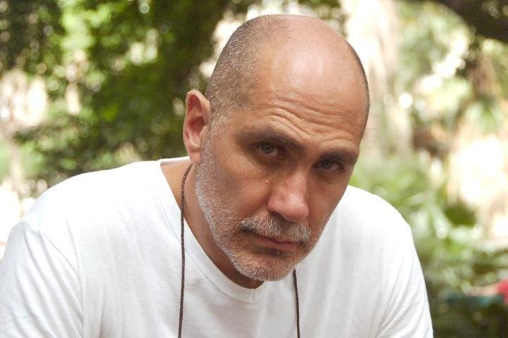 Guillermo Arriaga lan&ccedil;a livro na Feira