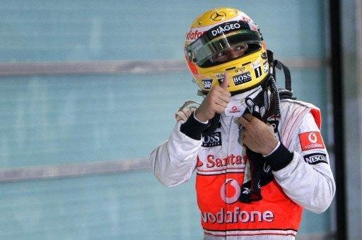 Hamilton abandona GP de Abu Dhabi por problemas com freio
