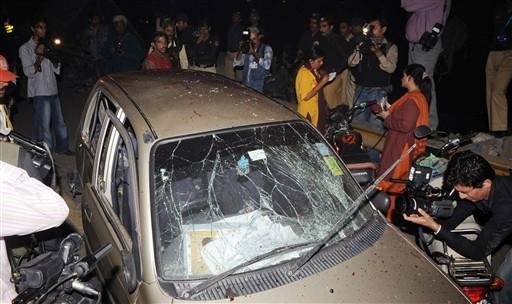 Explos&atilde;o mata dois terroristas e deixa sete feridos no Paquist&atilde;o