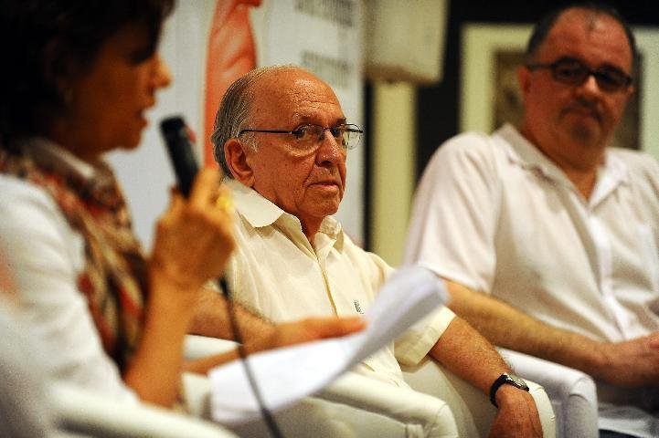 Autor catarinense recebe homenagem na Feira do Livro
