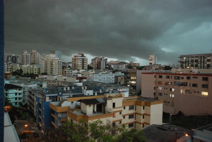 Chuva j&aacute; causa preju&iacute;zos no RS