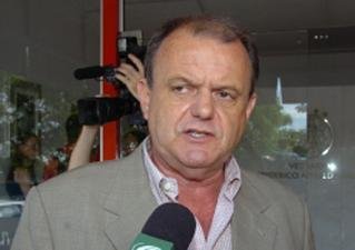 Vit&oacute;rio Piffero acredita em t&iacute;tulo colorado