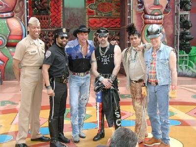 Para se soltar com o Village People