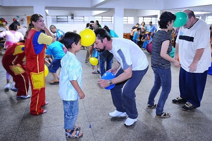 Crian&ccedil;as escolhem padrinhos em Canoas