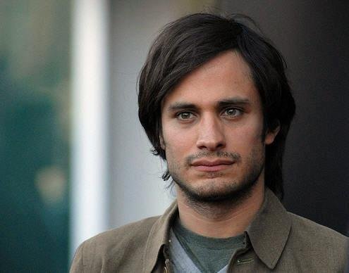 Gael Garc&iacute;a Bernal passa f&eacute;rias no Brasil 