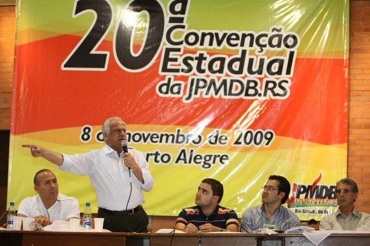 "PMDB n&atilde;o precisa fazer alian&ccedil;a com a PF para ganhar elei&ccedil;&atilde;o do RS", declara Simon