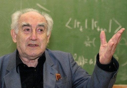 Morre ganhador do Nobel e pai da bomba at&ocirc;mica sovi&eacute;tica