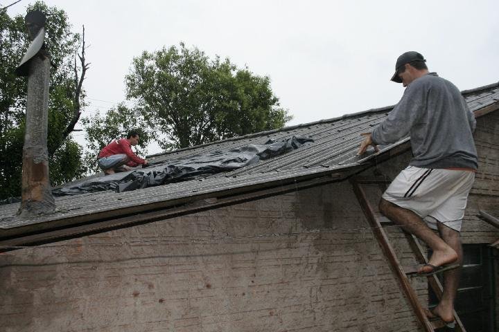 Granizo causa danos em casas, rodovias e rede el&eacute;trica de Iju&iacute;