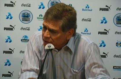 Treinador disse que oferta do Al-Rayyan era irrecus&aacute;vel