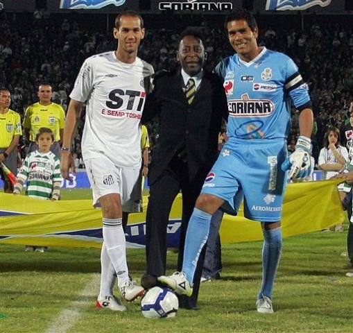 Santos perde em inaugura&ccedil;&atilde;o de est&aacute;dio no M&eacute;xico