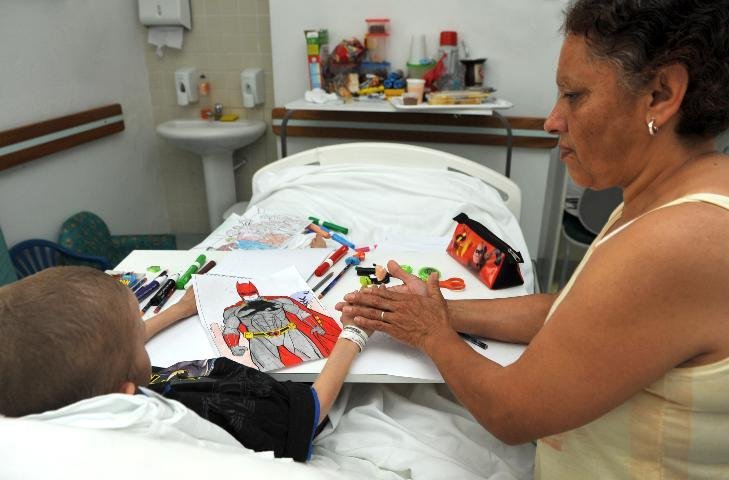 Menino de 5 anos tem c&acirc;ncer pulmonar e &oacute;sseo