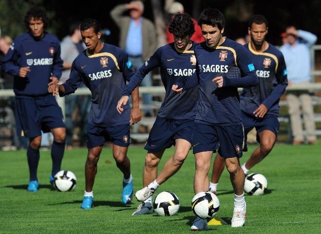 Dezoito pa&iacute;ses brigam por nove vagas na Copa de 2010
