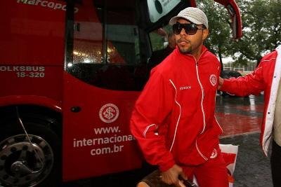 Alecsandro diz que levou "pux&atilde;o de orelha" de M&aacute;rio S&eacute;rgio 
