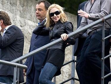 Madonna deixa o Brasil na noite deste s&aacute;bado
