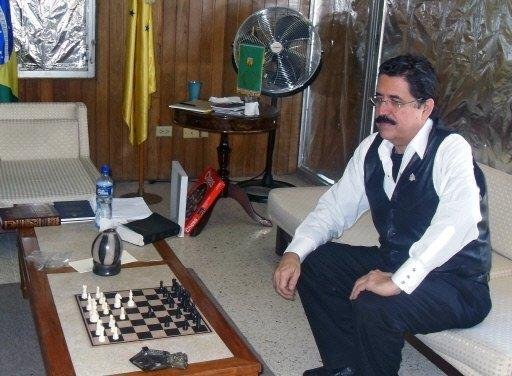 Zelaya renuncia a ser restitu&iacute;do na presid&ecirc;ncia de Honduras