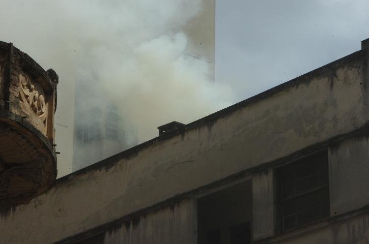 Chamin&eacute; de restaurante pegou fogo no Centro de Porto Alegre
