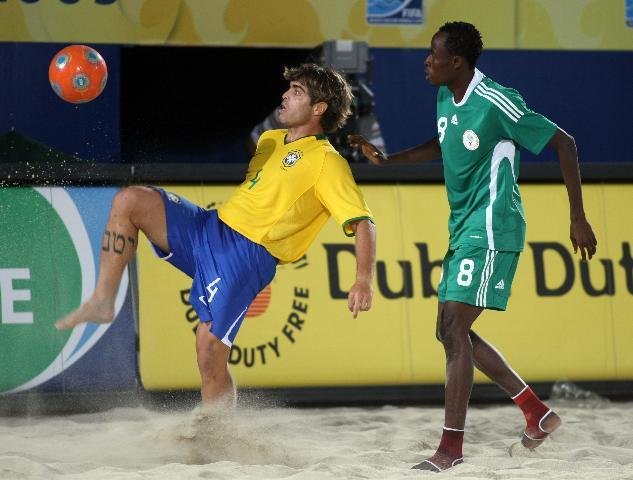 Brasil venceu por 11 a 5 na estreia do mundial de futebol de areia