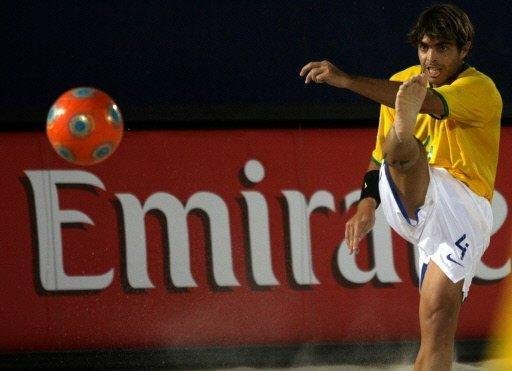 Brasil goleira Barein por 8 a 1 no futebol de areia