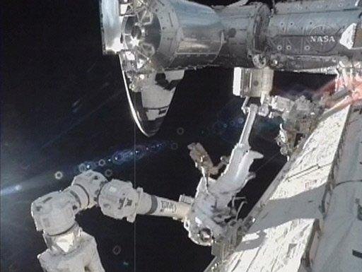 Astronautas da Atlantis iniciam sa&iacute;da ao espa&ccedil;o
