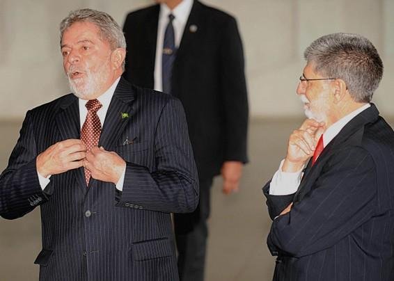 Lula telefona para dona Can&ocirc; e perdoa Caetano Veloso