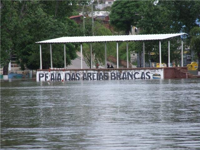 N&iacute;vel do Rio Santa Maria continua subindo
