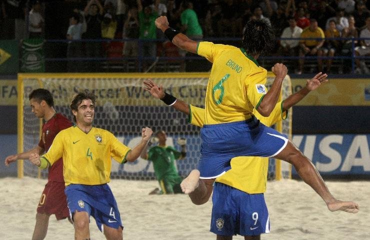 Brasil goleou Portugal por 8 a 2 e est&aacute; na final do Mundial de Futebol de Areia