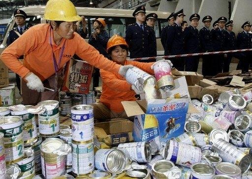 China executa dois por esc&acirc;ndalo do leite contaminado
