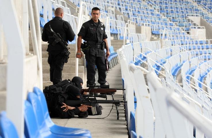 Pol&iacute;cia francesa treina Bope contra atentados no Rio 