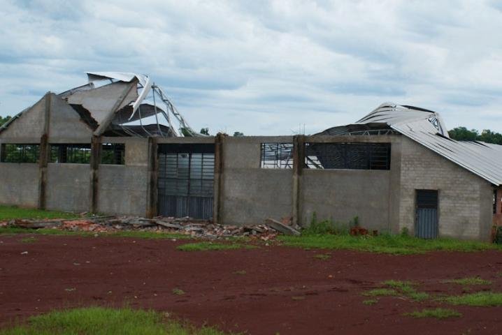 Mau tempo causa destrui&ccedil;&atilde;o no interior de Tr&ecirc;s de Maio