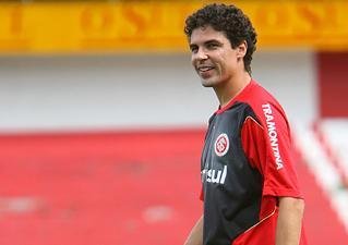 Bol&iacute;var pode ficar de fora do jogo contra o Sport