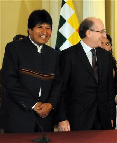Morales anuncia que vai estatizar o esporte na Bol&iacute;via